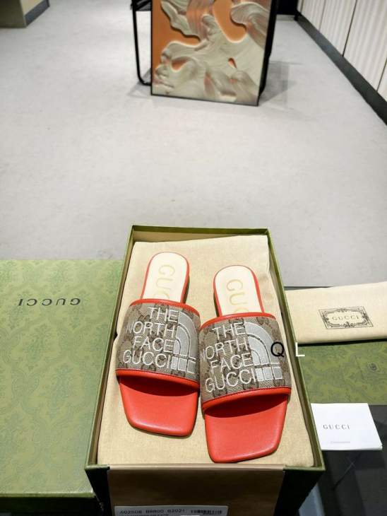 Picture of Gucci Slippers _SKUGuccisz35-39LL01081982